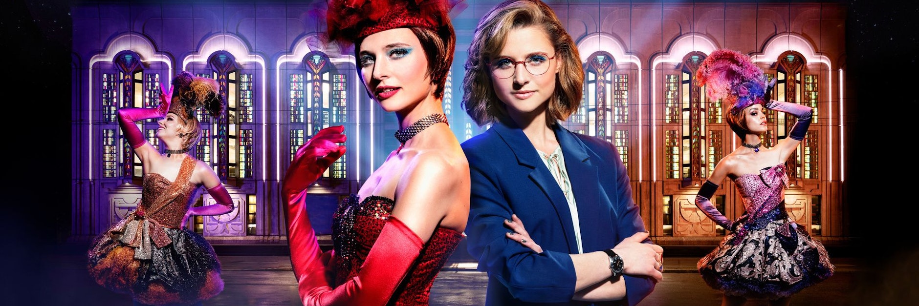 Der Friedrichstadt-Palast als TV-Serie: Svenja Jung spielt in der Hauptrolle die Zwillingsschwestern Chris und Marlene.