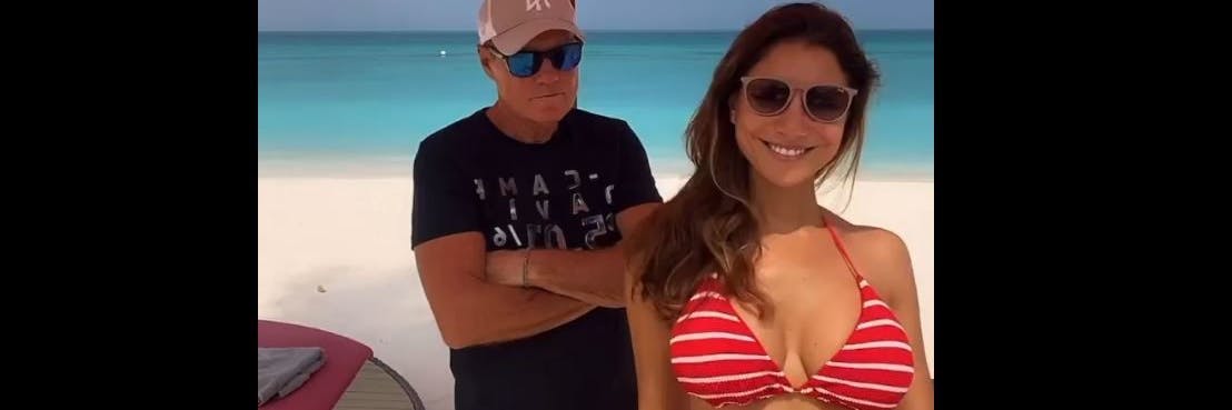 Dieter Bohlen und Carina Walz am Malediven-Strand.