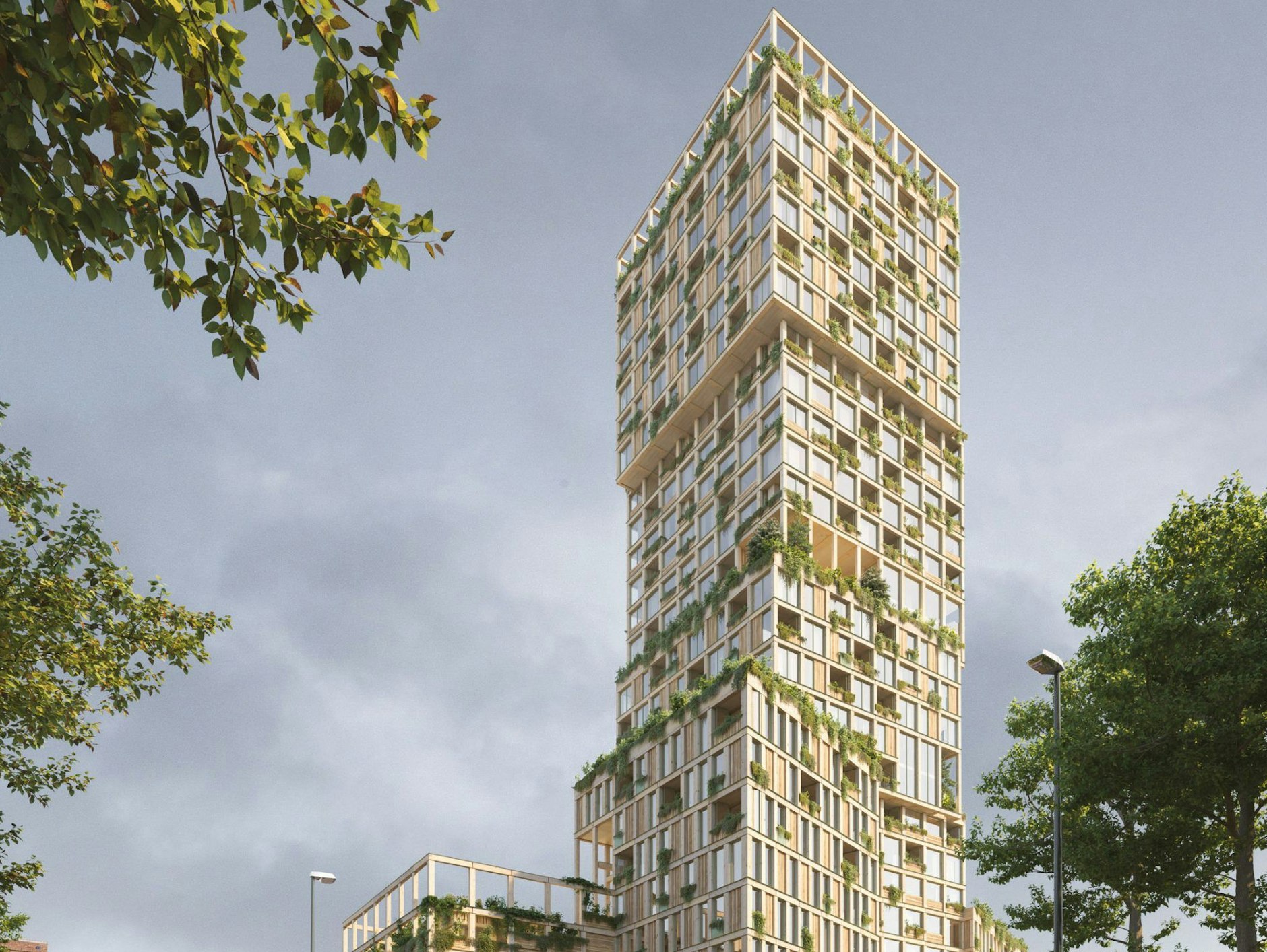 Mit begrünter Fassade: das geplante Hochhaus von der Schöneberger Straße aus gesehen.