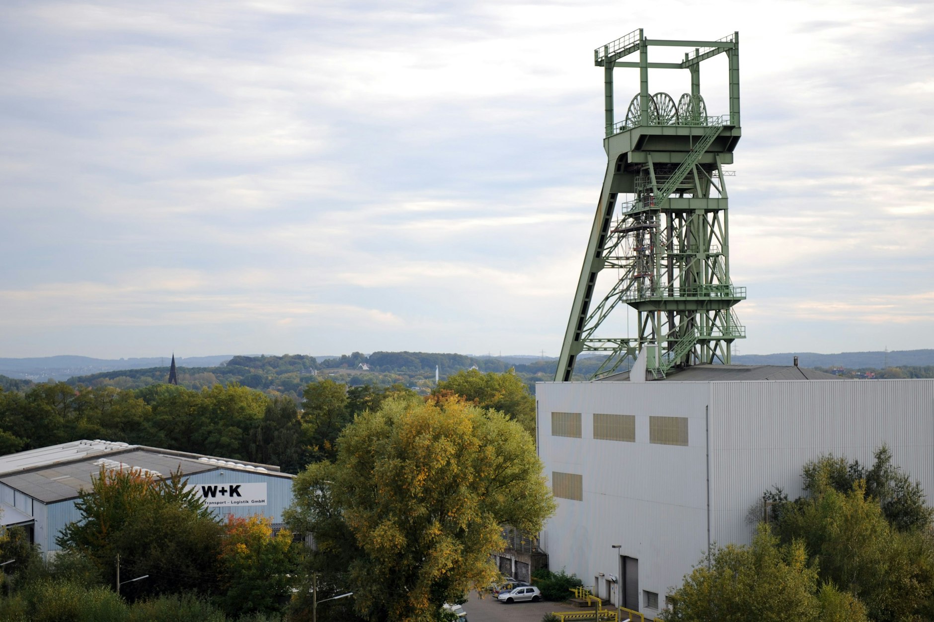 Grubenwasser kann auch anders genutzt werden, weil es warm ist: Hier in Bochum werden damit zwei Schulen und eine Feuerwache beheizt.