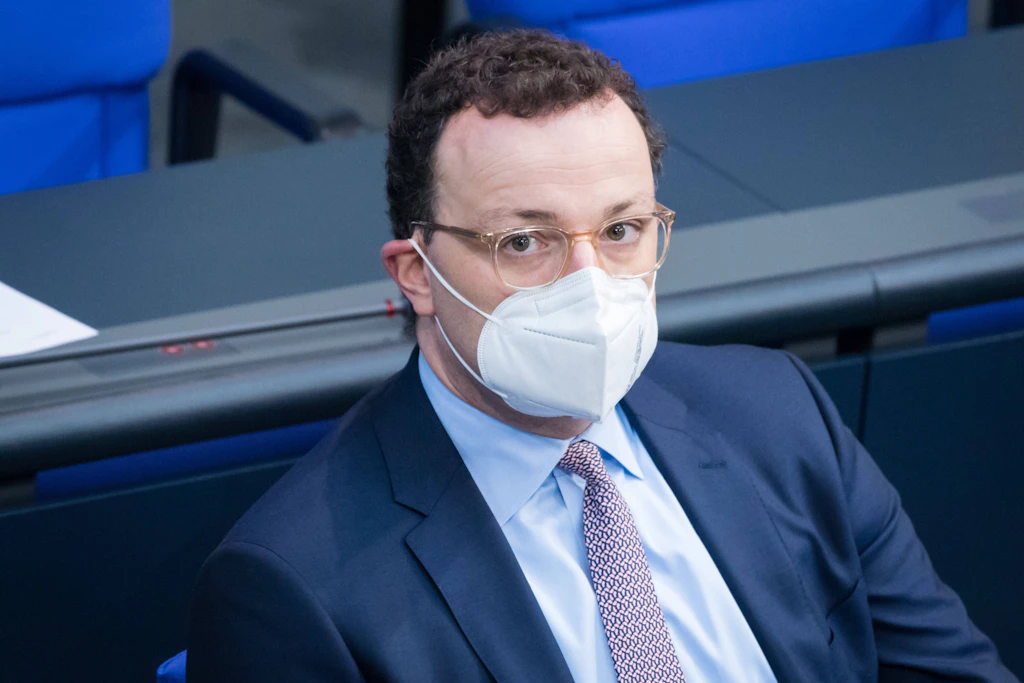 Spahn: Vorerkrankte sollen teilweise früher geimpft werden können
