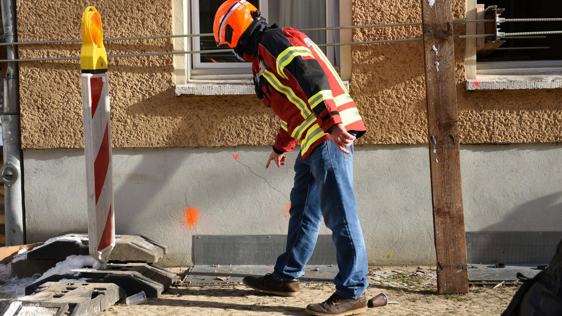 Das Haus muss zunächst von einem Statiker geprüft werden.