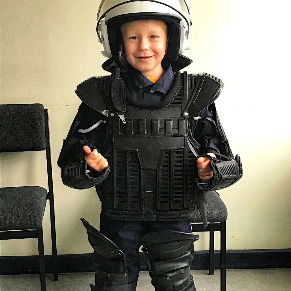 Der siebenjährige Ben hat Krebs. Die Polizei Berlin und der Verein Kinderträume e.V. haben dem Kind jetzt einen großen Wunsch erfüllt.&nbsp;