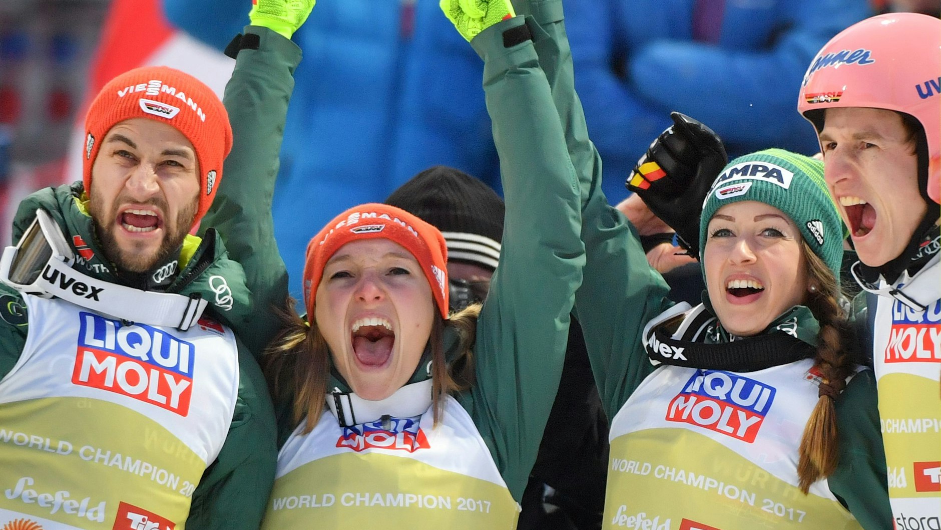 2019 holte Seyfarth (2. v. r.) mit Markus Eisenbichler, Katharina Althaus und Karl Geiger (v. l.) WM-Gold im Mixed-Team.