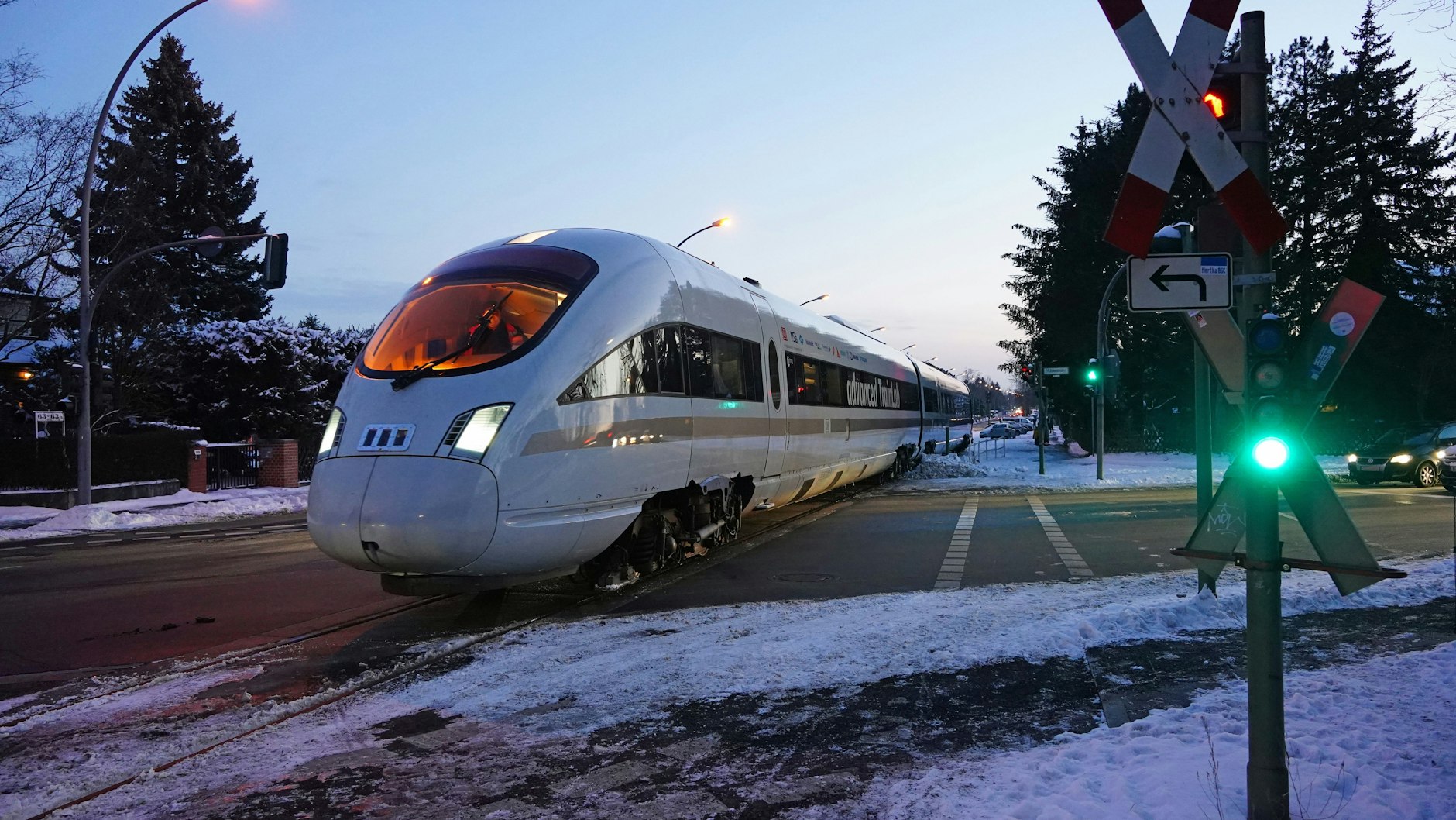 Erste Probefahrt: Am Mittwoch absolvierte das Advanced Trainlab auf der Goerzbahn in Steglitz-Zehlendorf eine erste Tour. Nun folgen weitere Fahrten.
