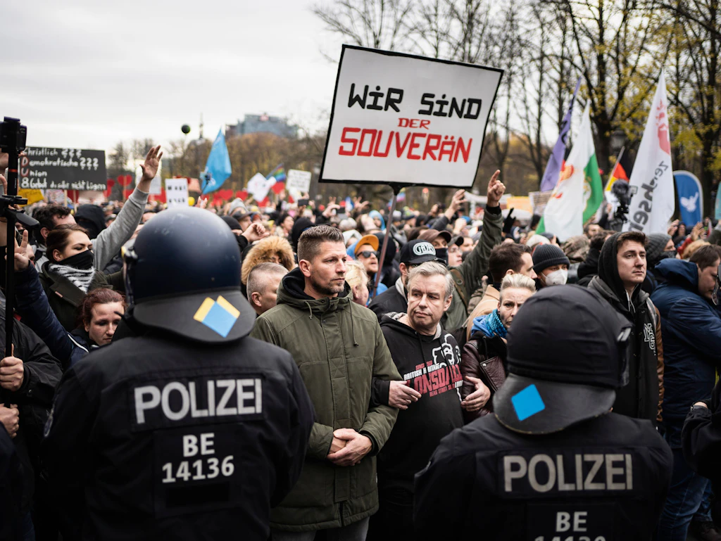 Vermummungsverbot gelockert: Neue Regeln für Demos in Berlin