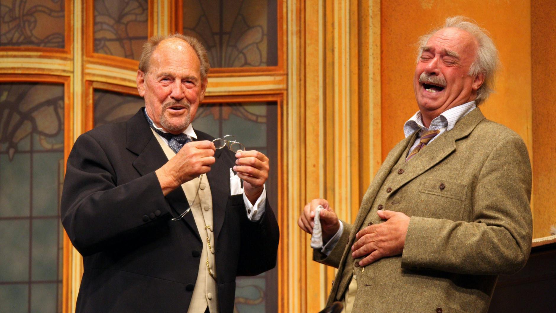 Zum Brüllen komisch: Herbert Köfer und Achim Wolff im Theaterstück „Pension Schöller“ in der Komödie am Kurfürstendamm. 