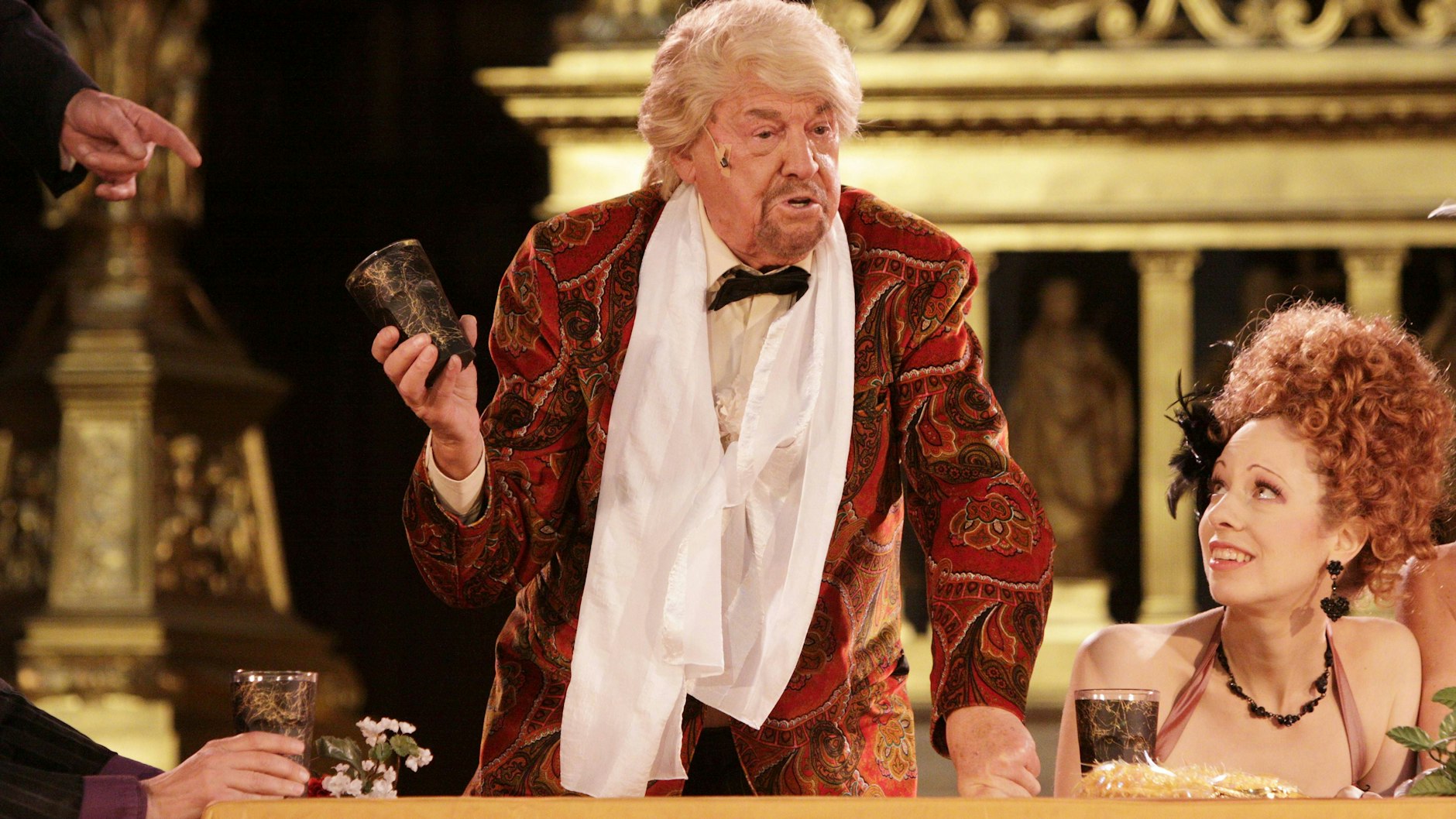 Jahrelang trat Herbert Köfer in der Rolle des alten Nachbarn in den Berliner „Jedermann“-Festspielen auf, die Brigitte Grothum inszenierte.