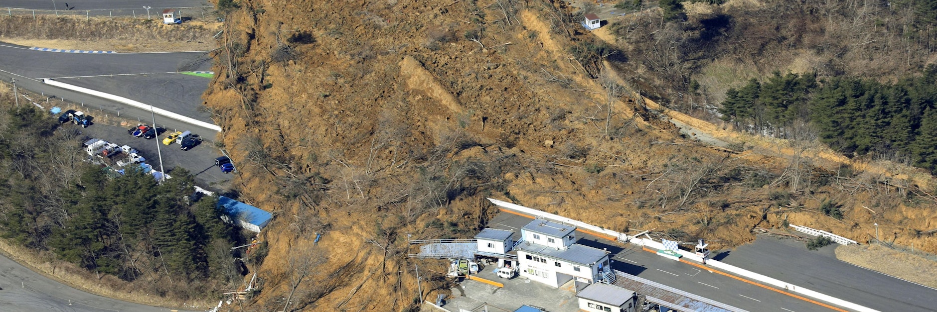 Das Erdbeben bei Fukushima hat mehrere Erdrutsche ausgelöst.