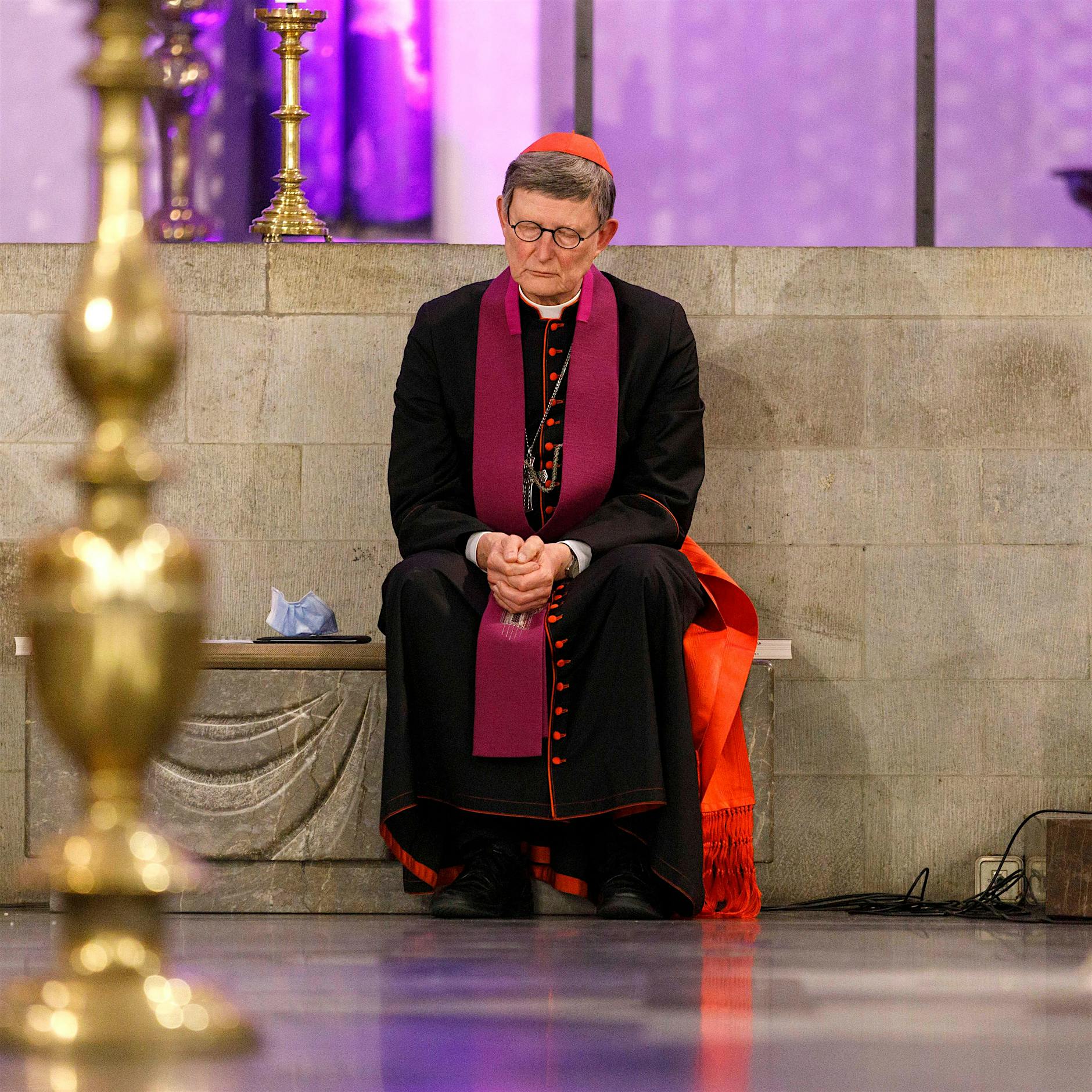 Kardinal Woelki im freien Fall