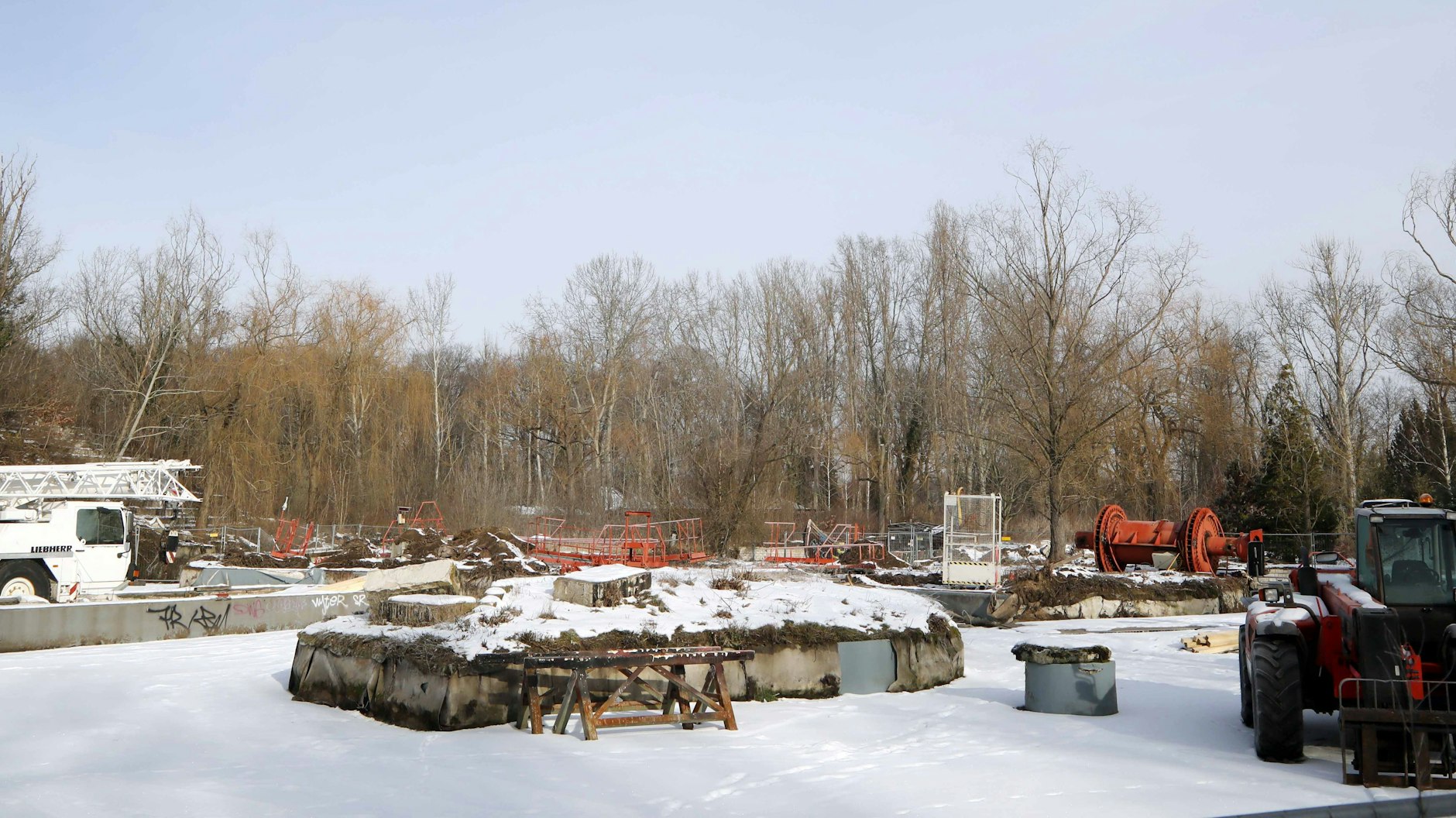 Geblieben ist dort, wo einst das Riesenrad stand, nur der Sockel.