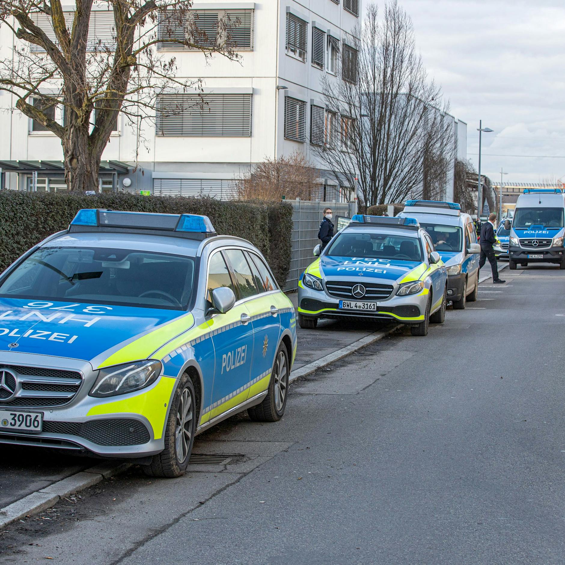 Briefbombe in Lidl-Zentrale explodiert. Drei Verletzte! Weitere 100 Personen in Sicherheit gebracht