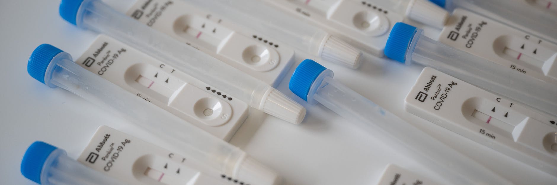 Schnelltests sollen gratis in Testzentren, Praxen und Apotheken möglich sein.