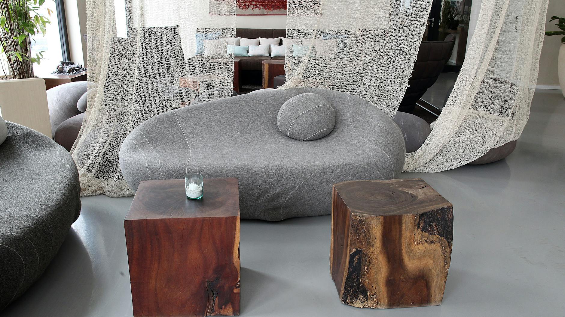 Im Almodóvar setzt man auf nachhaltige Möbel aus Holz, Filz und Papier.