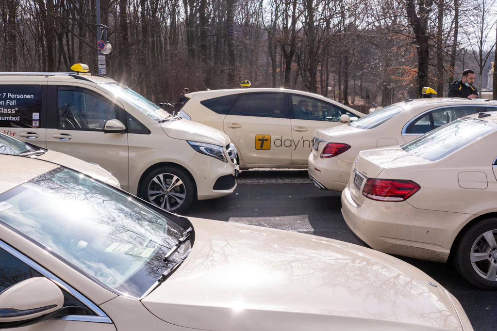 Berlin: Hunderte Taxifahrer demonstrieren gegen Uber