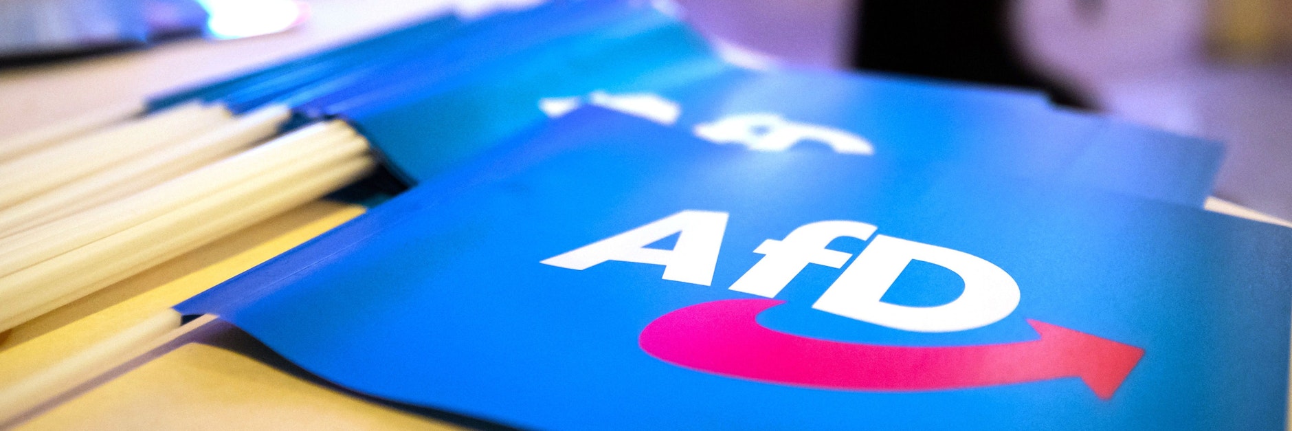 Die Polizei hat nach dem Überfall fünf Verdächtige festgenommen.