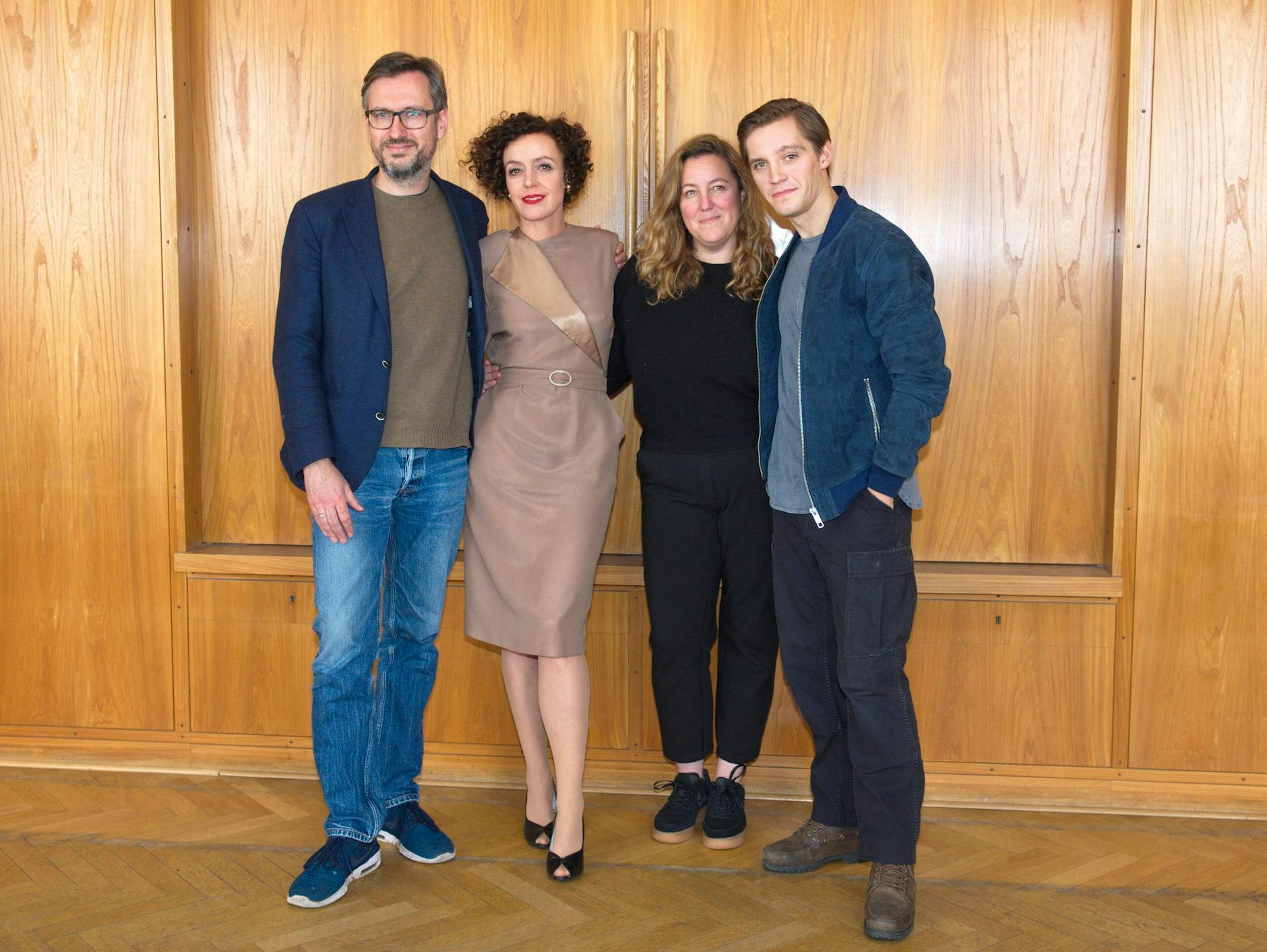 Anna (second right) with husband Jörg Winger (l.) and Unorthodox director Maria Schrader (second l.) and Jonas Nay (r.), stars of the Deutschland series.