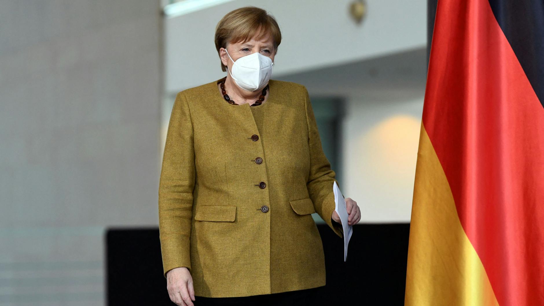 Bundeskanzlerin Angela Merkel (CDU) hat sich für etappenweise Lockerungen des Lockdowns ausgesprochen.