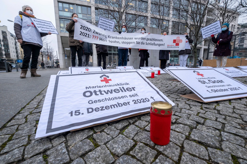 Berliner Kliniken schlagen Alarm – Pleiten drohen trotz starker Belastung