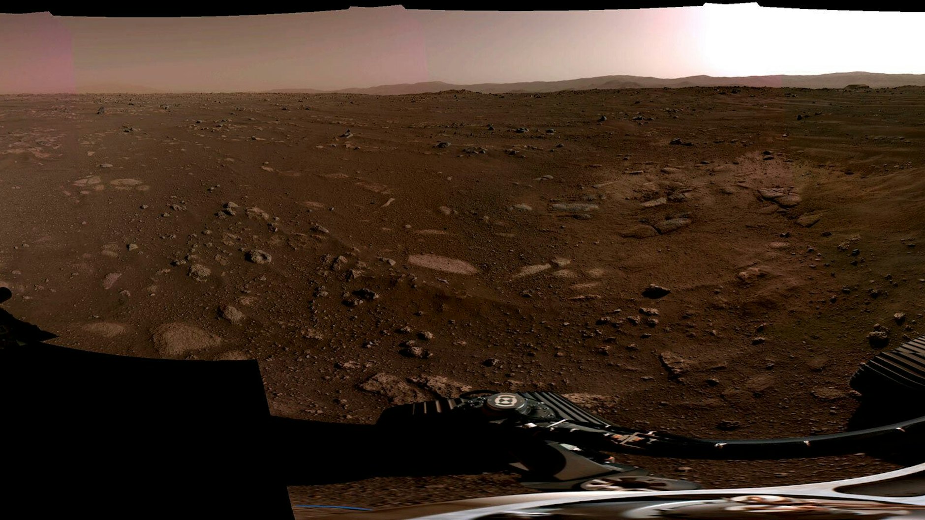 Nach der Landung machte der Mars-Rover „Perseverance“ diese Panorama-Aufnahme von seiner Landestelle.