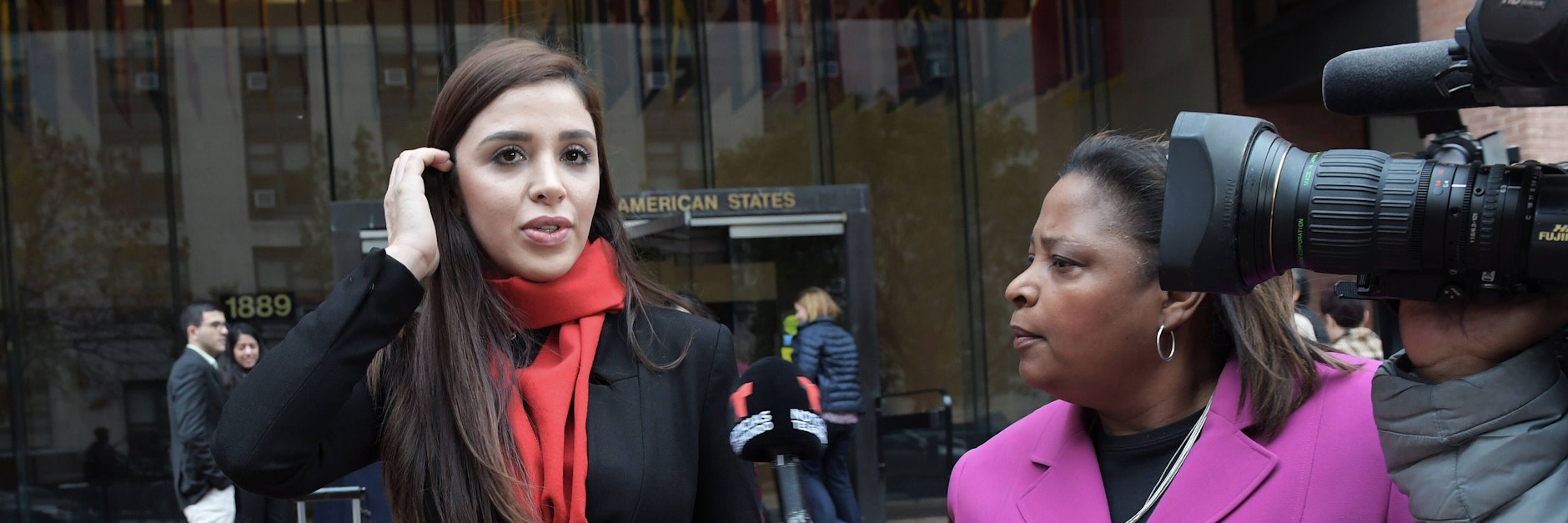 Emma Coronel gibt der Presse ein Interview. Das Foto stammt aus dem Jahr 2016.