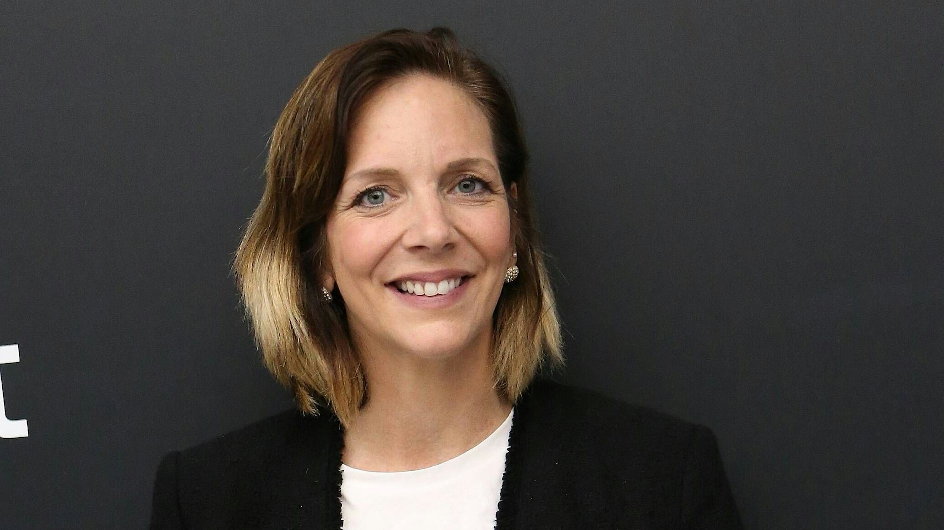 Daniela „Danni“ Büchner nach der Rückkehr aus dem Dschungelcamp im letzten Jahr. Sie ist die Witwe von Schlagersänger Jens Büchner. Corona zwingt sie jetzt in die Knie.