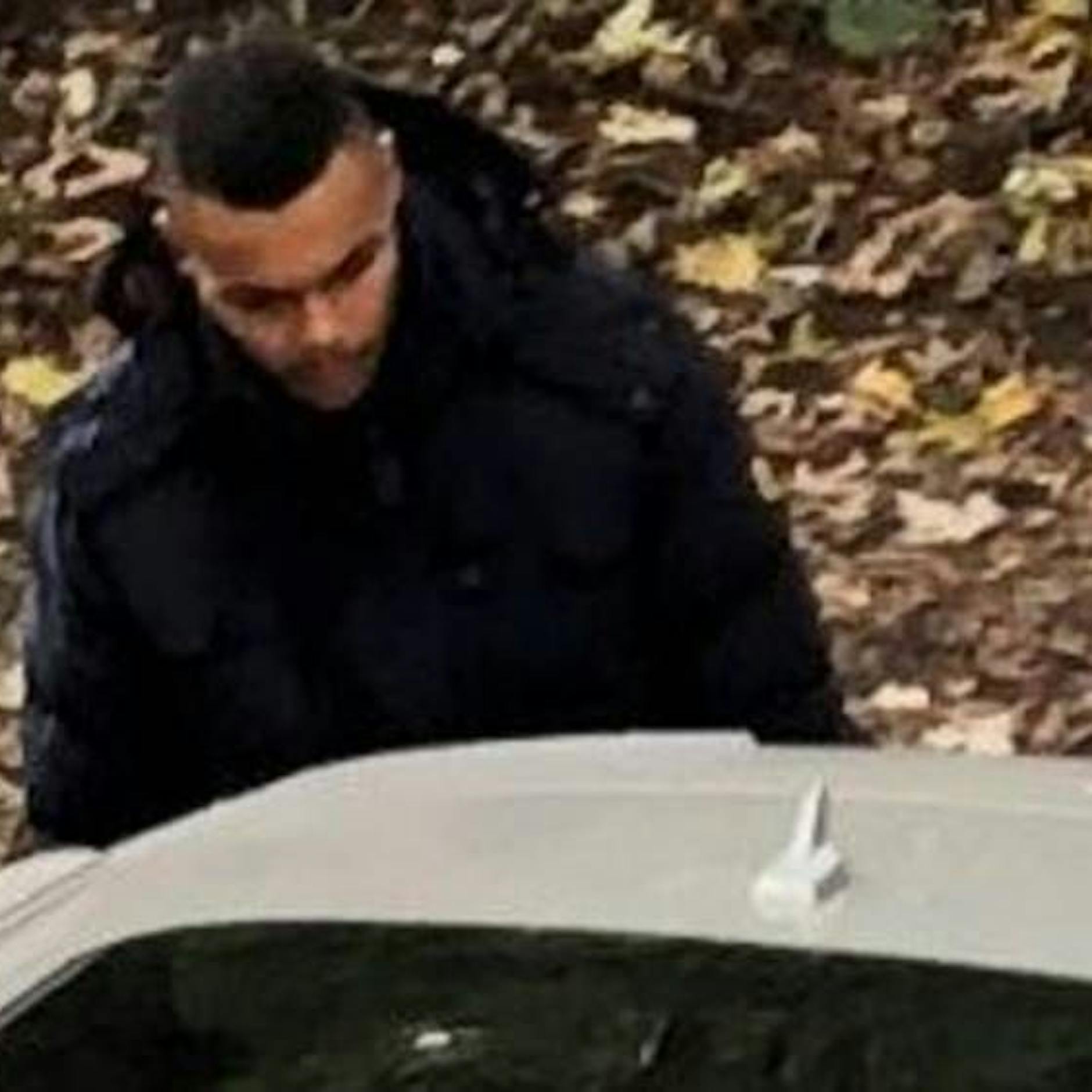 Die Berliner Polizei fragt nach Verfolgungsjagd: Kennen Sie diesen Mann?