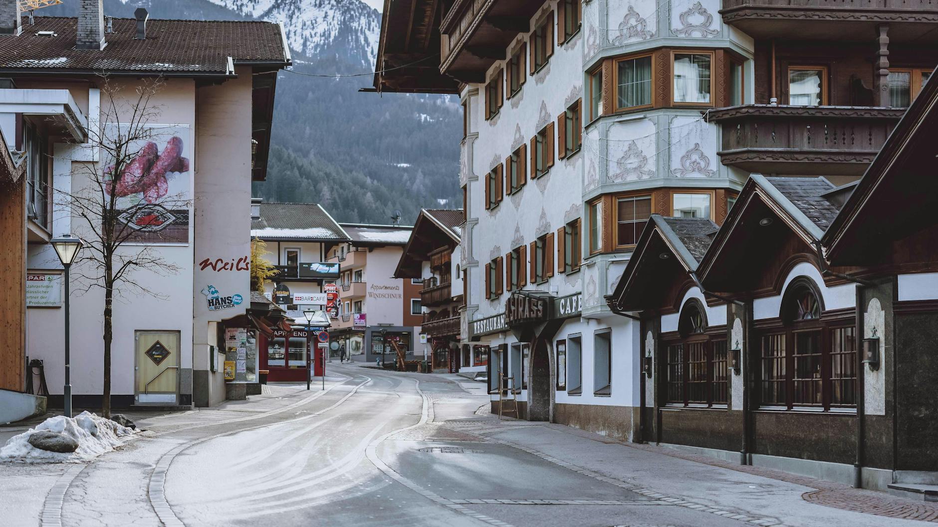 Mayrhofen im Tiroler Zillertal soll für eine Woche isoliert werden. Der Grund ist die Ausbreitung der südafrikanischen Corona-Mutante.