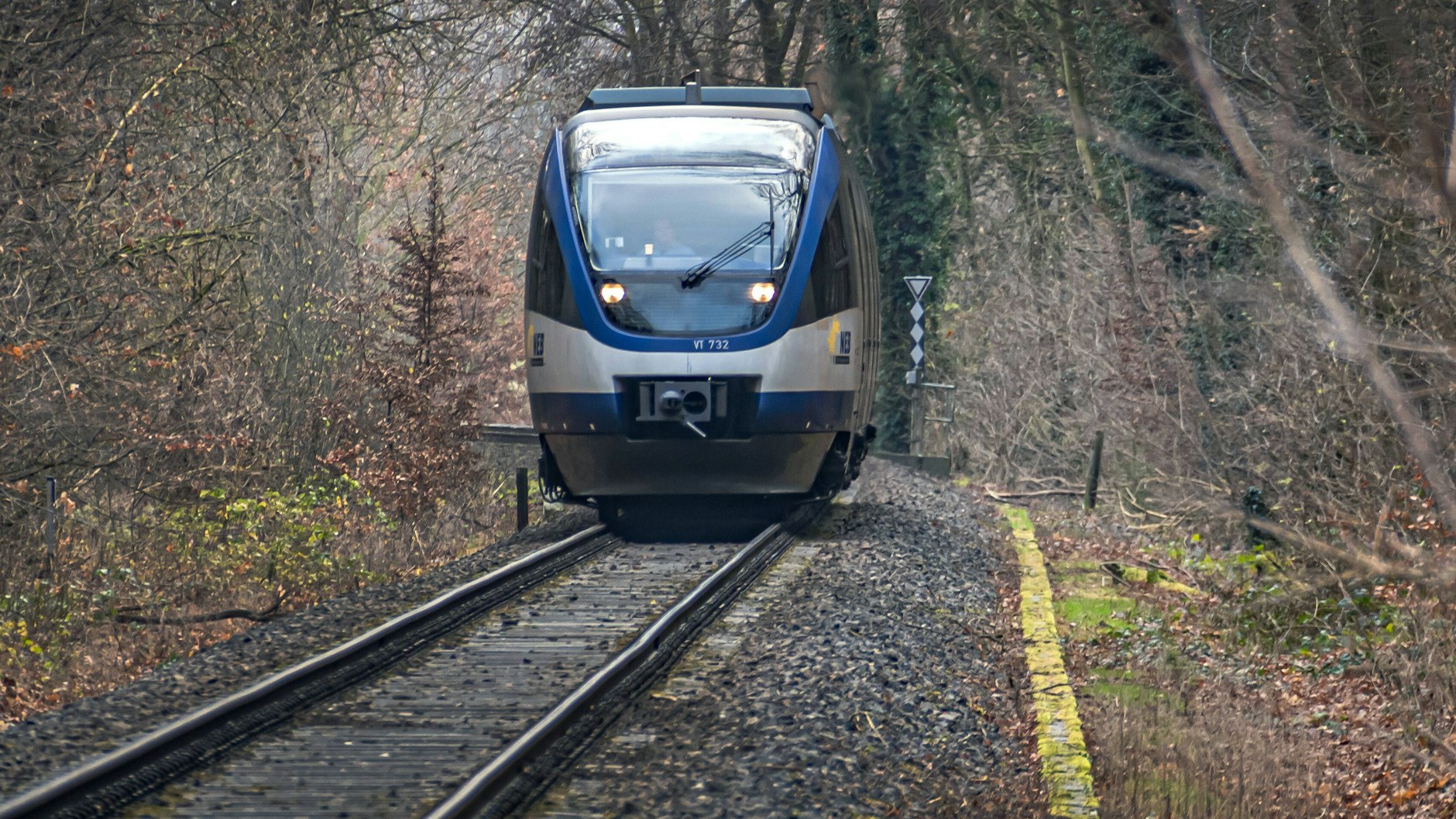 Wie jetzt bekannt wurde, kann die Stammstrecke der Heidekrautbahn, die vom Nordosten Berlins in den Landkreis Barnim führen wird, erst ein Jahr später als bisher geplant in Betrieb gehen.