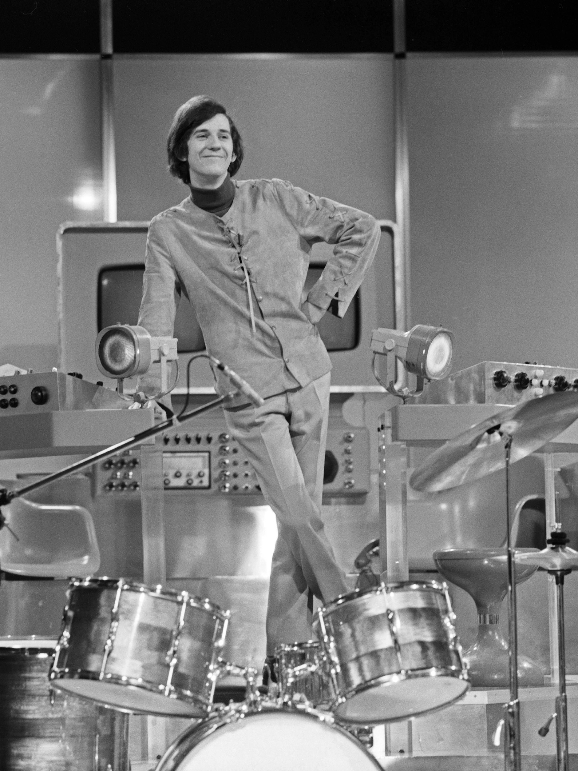 Ilja Richter posiert in der „Disco“-Kulisse. Die ersten Sendungen wurden im Studio Hamburg aufgezeichnet.