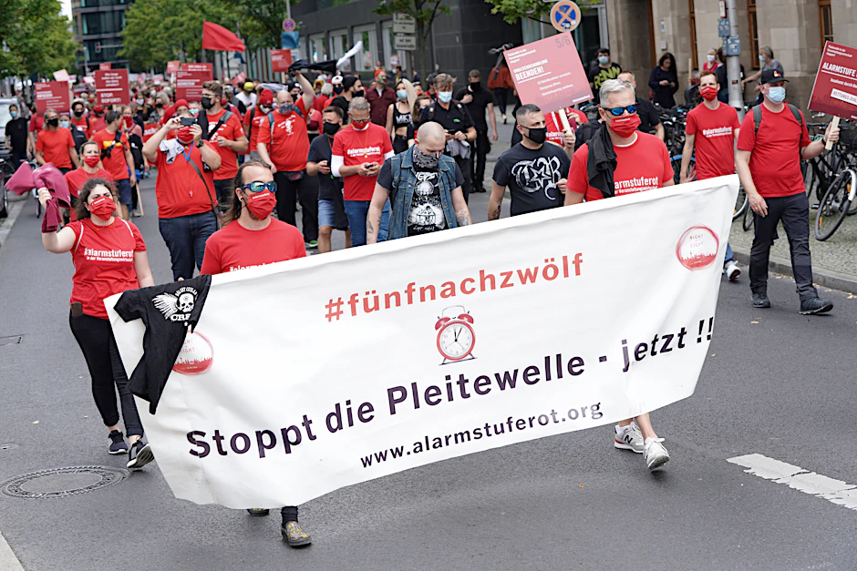 Demonstration der Event-Branche im Herbst in Berlin. Am Sonntag soll ein Autokorso auf die Notlage aufmerksam machen.