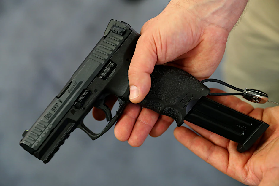 Die Pistole SFP9 vom deutschen Hersteller Heckler & Koch. Die Probleme der Berliner Polizei mit ihren neuen Dienstwaffen reißen nicht ab.&nbsp;