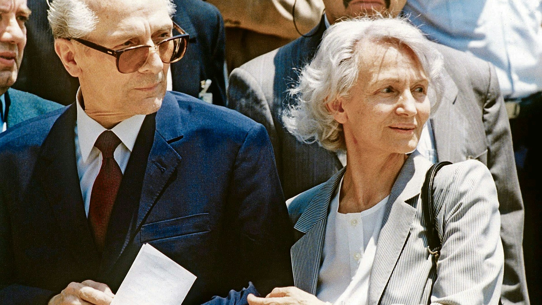 Erich Honecker kam 1993 nach Chile, wurde von seiner Frau Margot am Flughafen abgeholt. 