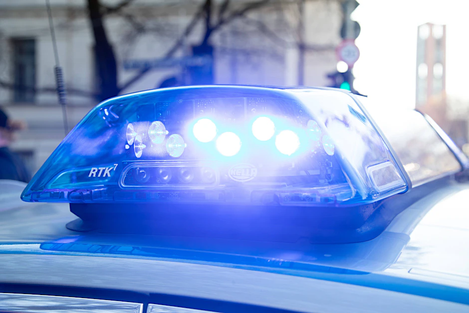 Blaulicht auf einem Einsatzwagen der Polizei (Symbolbild).&nbsp;