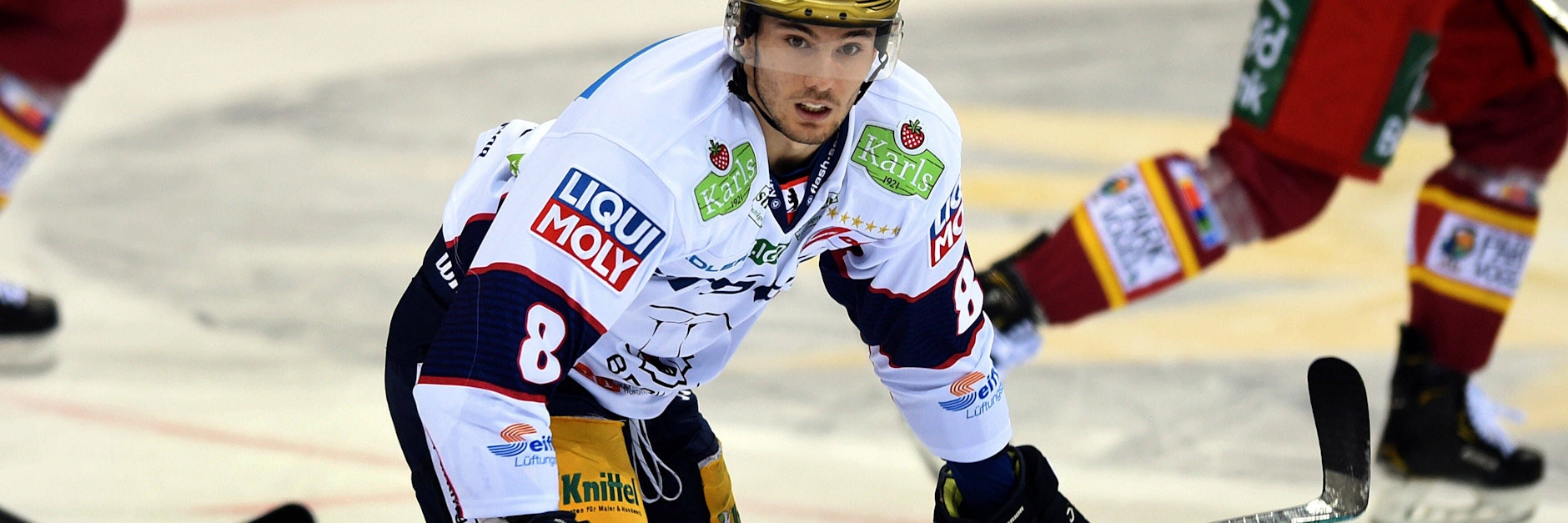 Stürmer Nino Kinder gibt gegen Wolfsburg sein Comeback im Eisbären-Trikot.&nbsp;