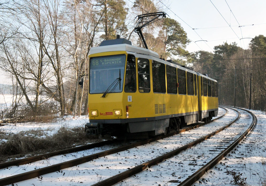 Berlins älteste Straßenbahnen dürfen weiter fahren – wegen Corona