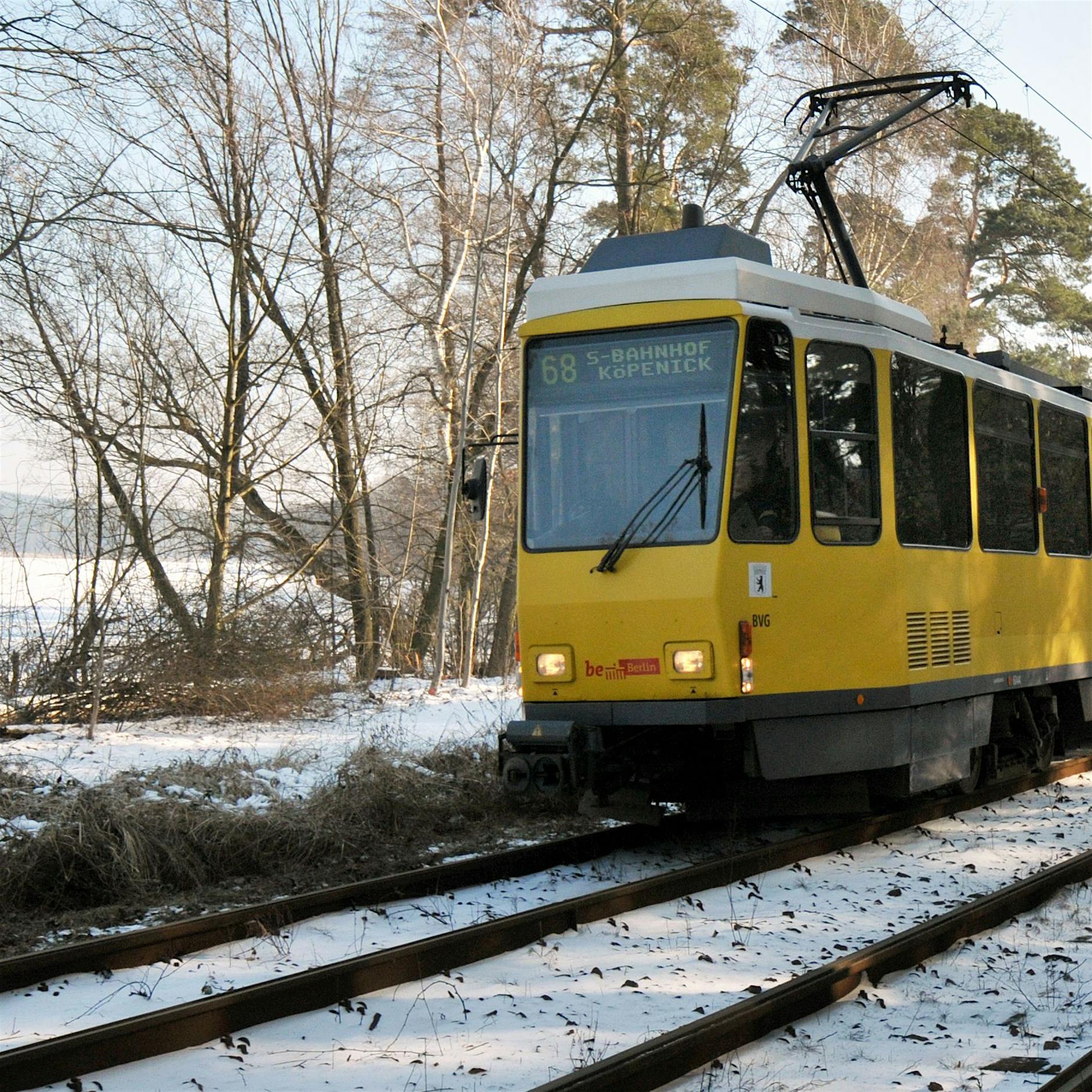 Berlins älteste Straßenbahnen dürfen weiter fahren – wegen Corona