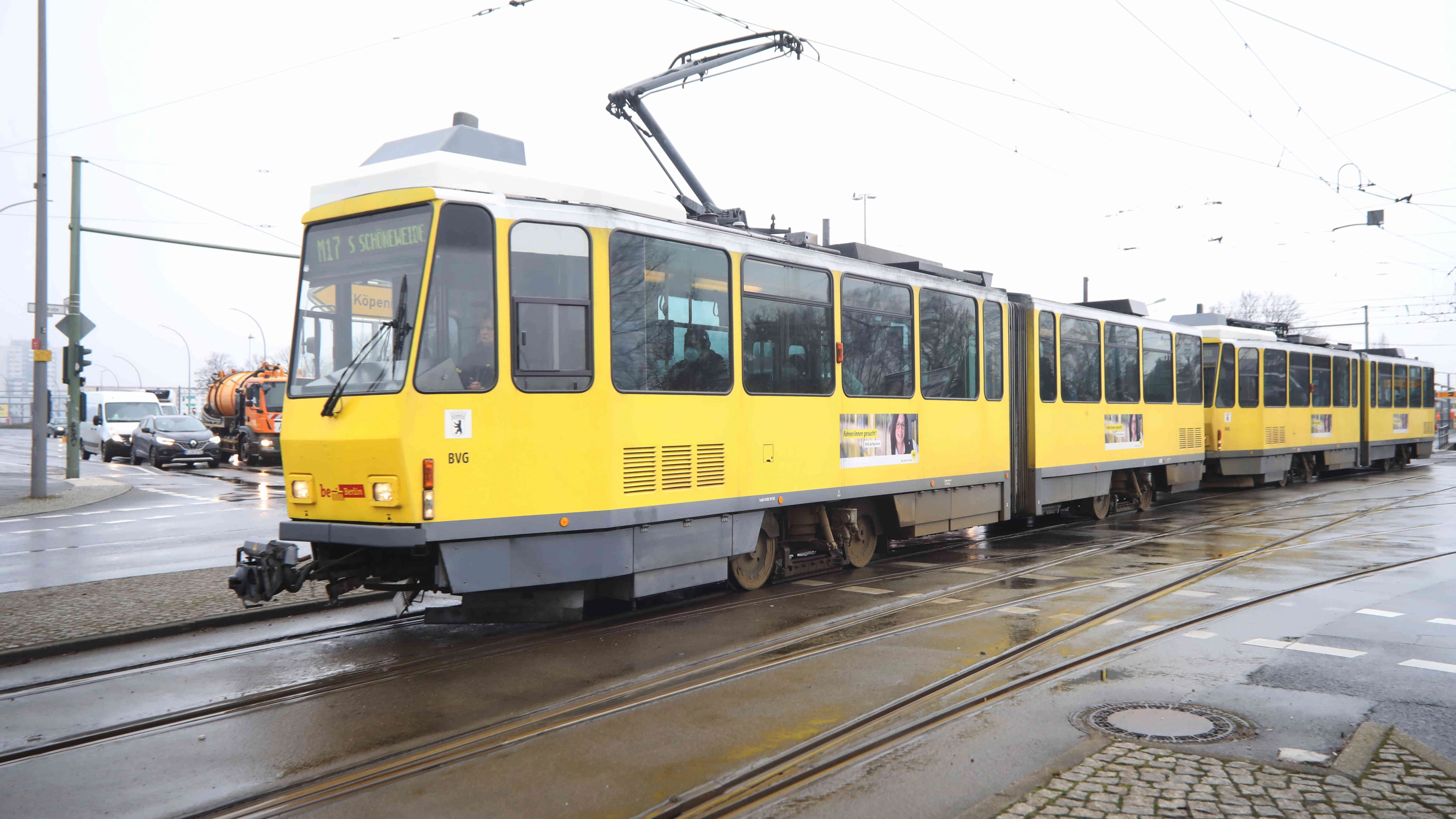 Das letzte Einsatzgebiet: Eine Tatra-Bahn unterwegs auf der Linie M17 von Falkenberg nach Köpenick.&nbsp;