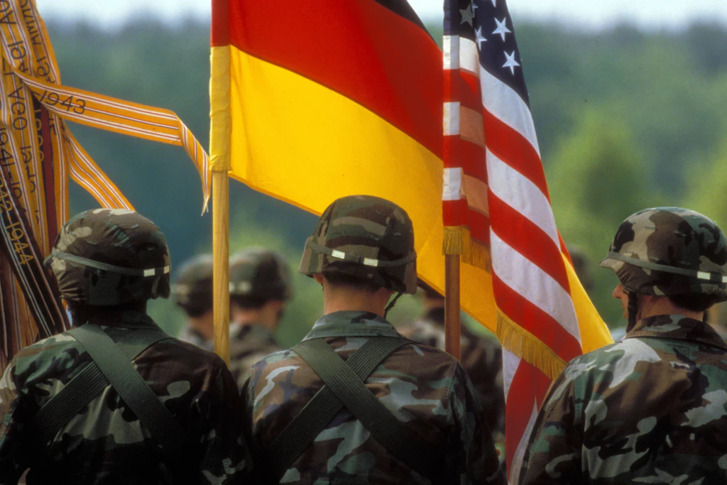 Biden stoppt Pläne für Truppenabzug aus Deutschland