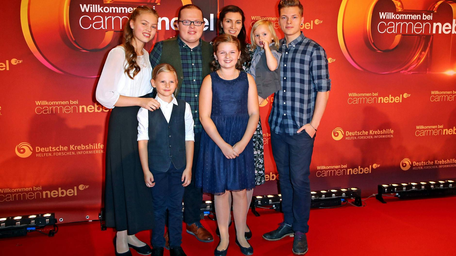 Angelo Kelly und seine Family: Helen, Joseph, Emma, seine Frau Kira, Söhnchen William und der Älteste Gabriel (v. l.) im Jahr 2018.