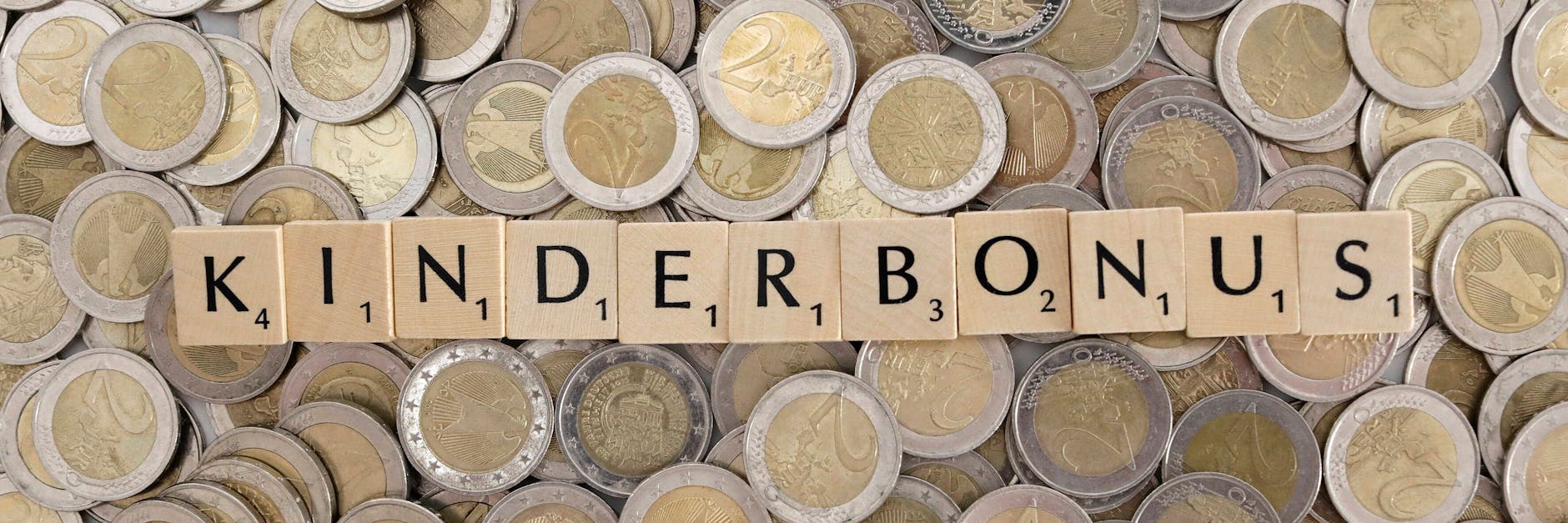 Auch in diesem Jahr gibt es wieder einen Zuschlag auf das Kindergeld. 