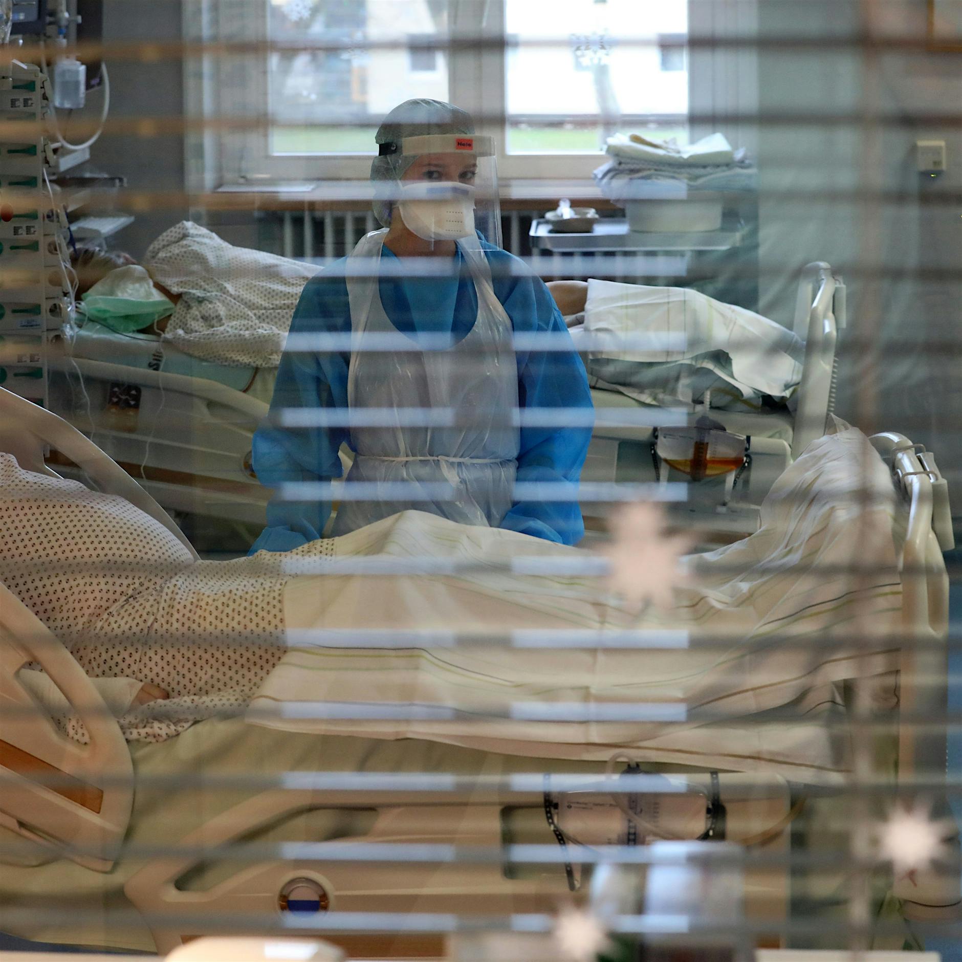 Deutschland: Zahl der Corona-Intensivpatienten unter 4000