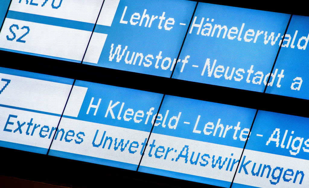 Wintereinbruch: Probleme im Bahnverkehr in NRW und Niedersachsen