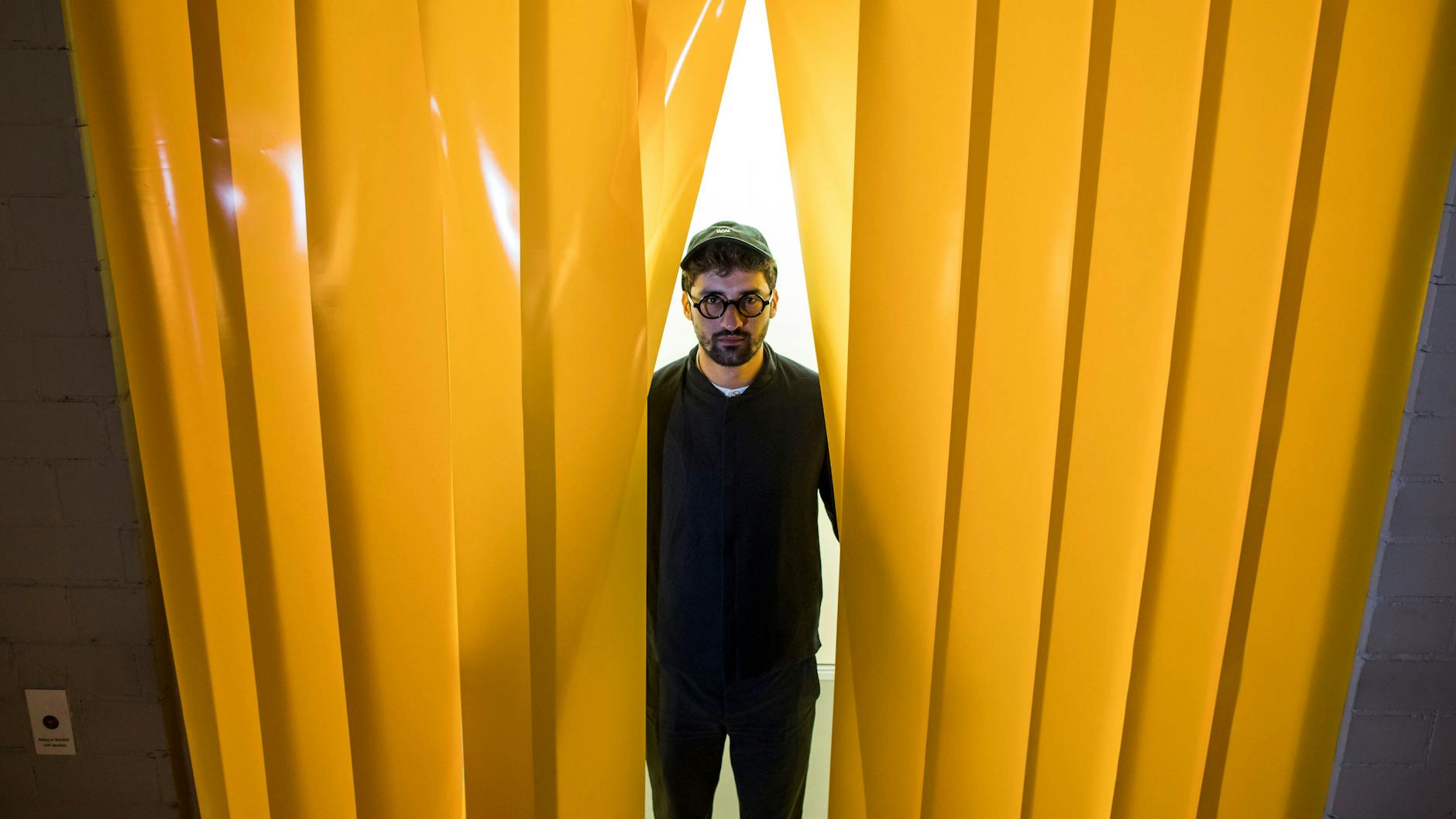 Der Theaterregisseur Ersan Mondtag