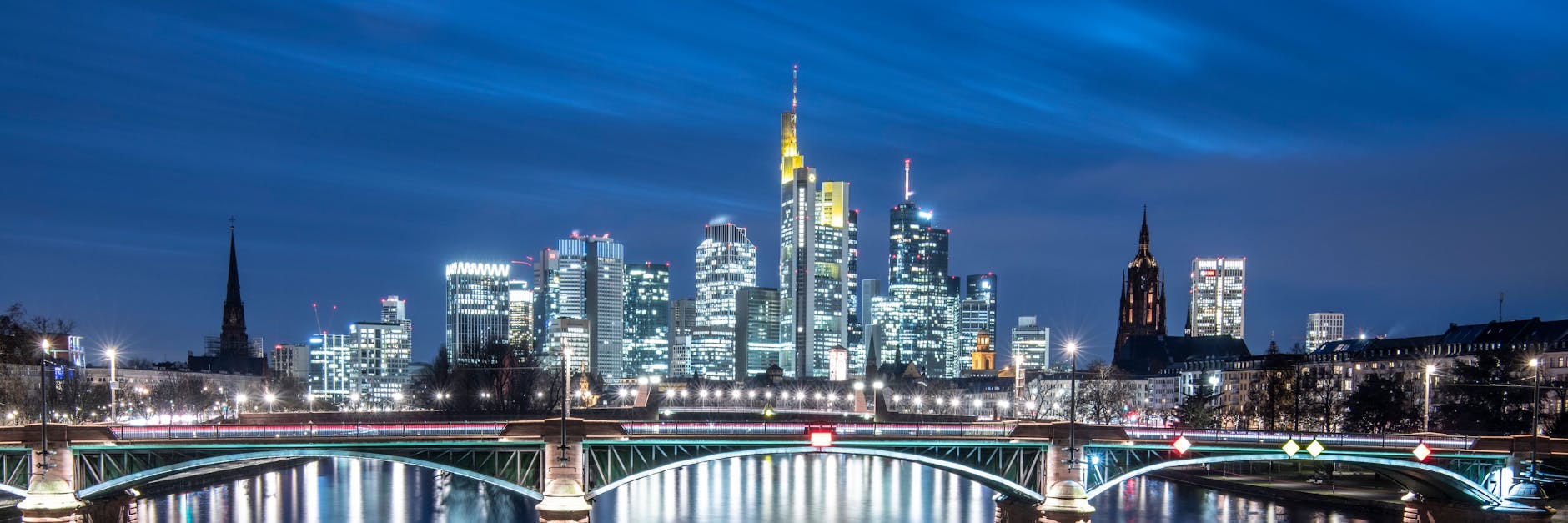 In Frankfurter Hochhaus-Palästen wurden krumme Geschäfte zulasten der Steuerzahler gemacht.