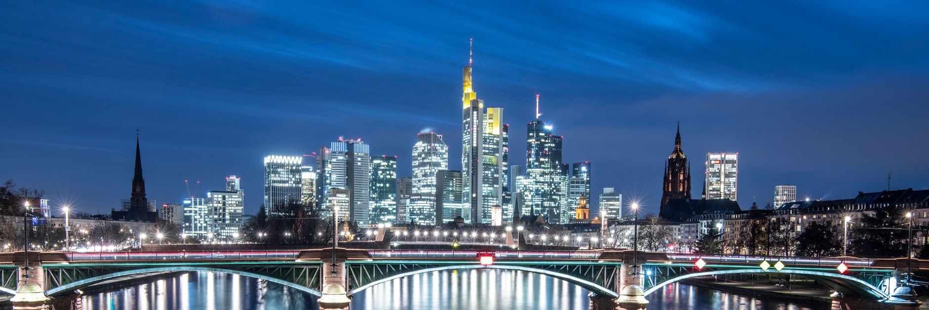 In Frankfurter Hochhaus-Palästen wurden krumme Geschäfte zulasten der Steuerzahler gemacht.