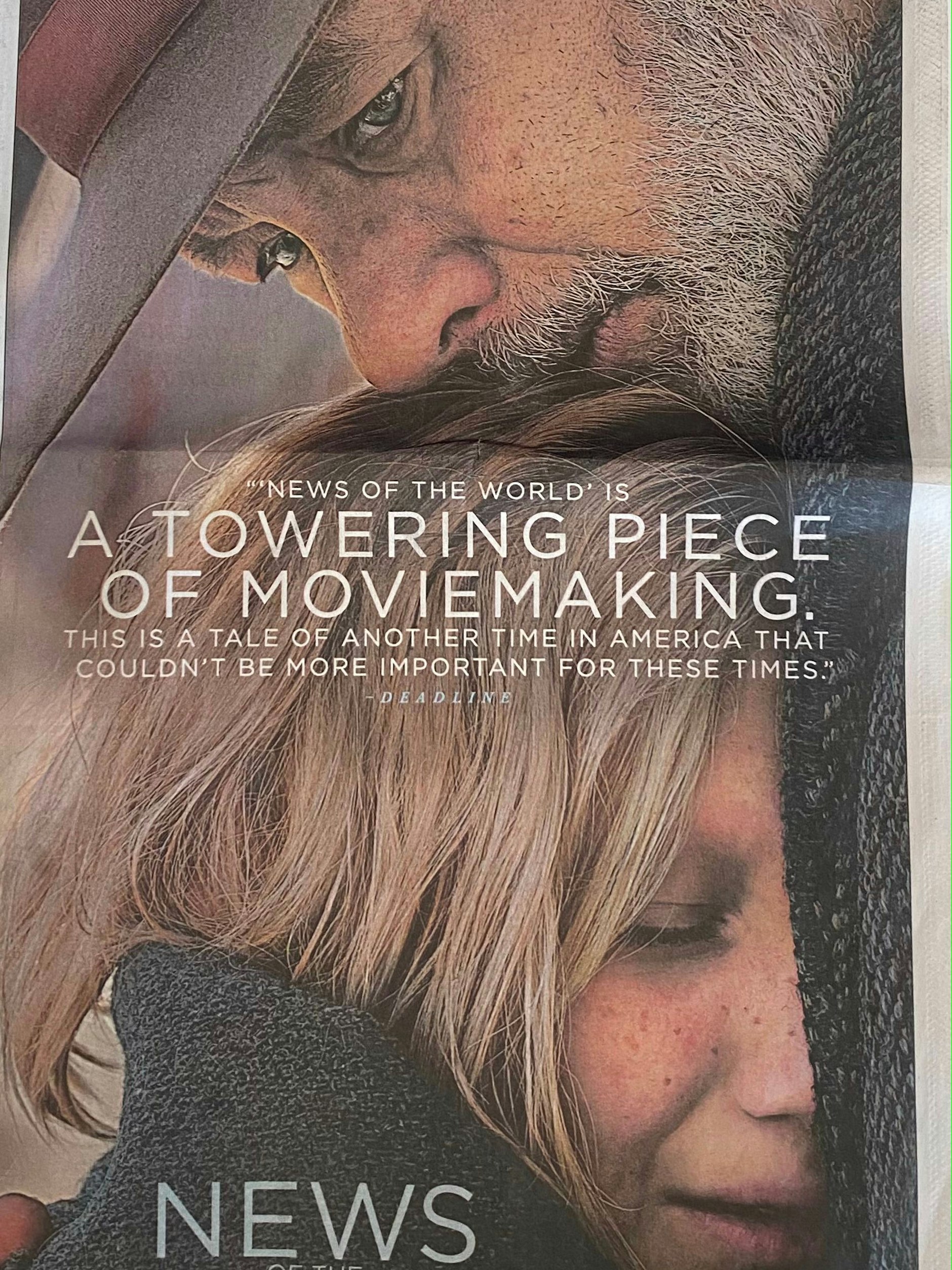 Helena Zengel war mit Filmpartner Tom Hanks und ihrem Film "Neues aus der Welt" auf dem Titel der Los Angeles Times.