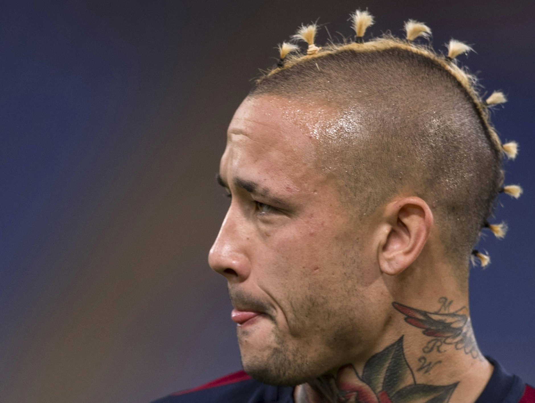 Ahnte Radja Nainggolan 2016 etwas? Der Roma-Profi im Corona-Look.