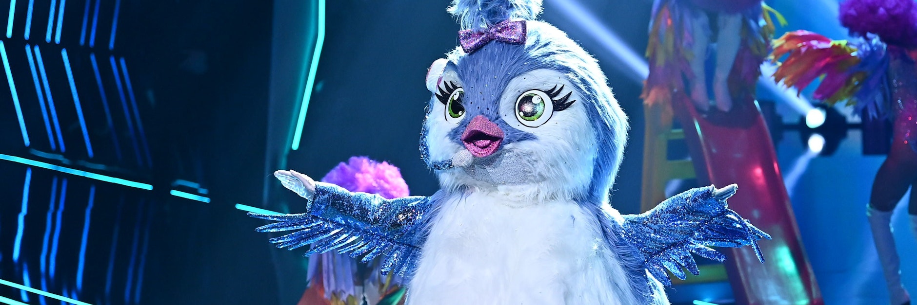 Welcher „Masked Singer“ steckt im Küken-Kostüm?