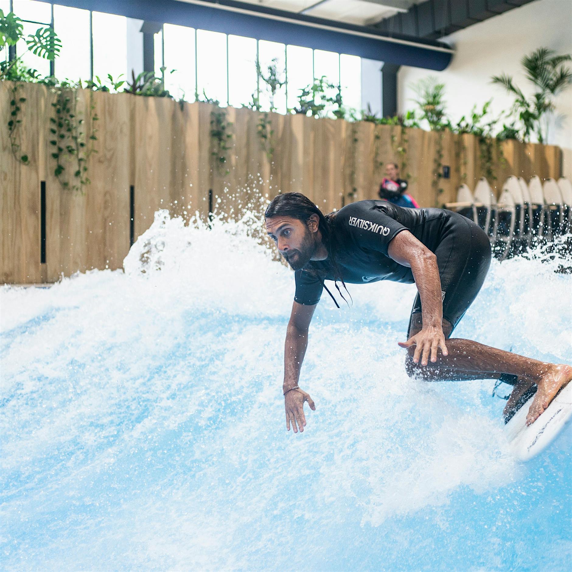 Surfen für Afghanistan: Ein Berliner will es nach Tokio schaffen